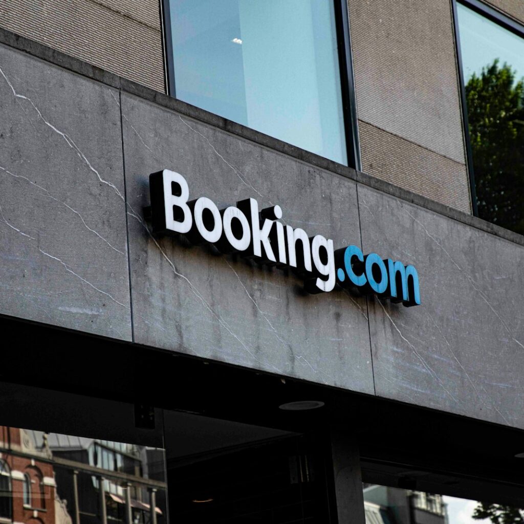 a sign on the side of a building that says bookking com